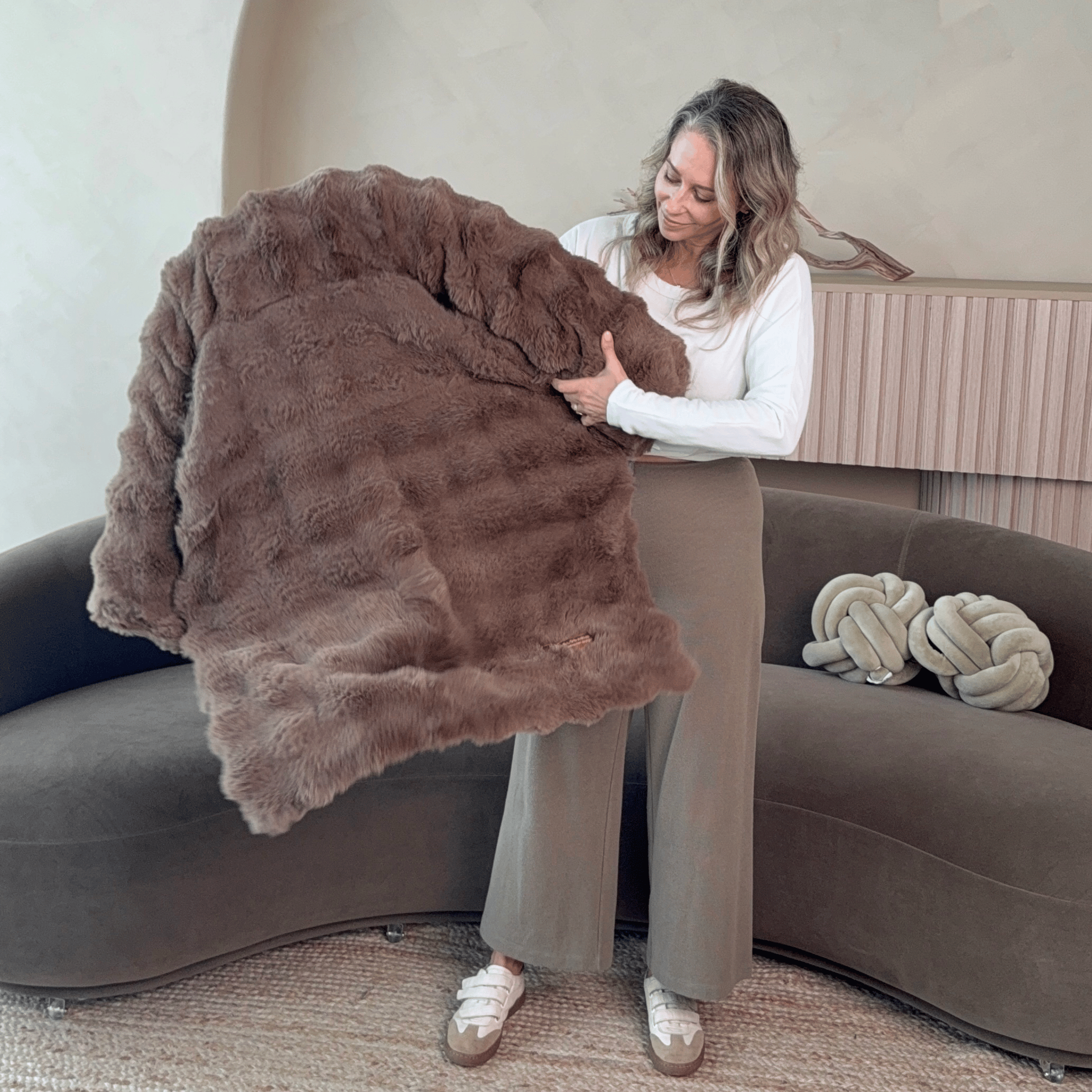 Pelsbarn Luxurious Sofa Bed ( 1+1 ) Golden Age